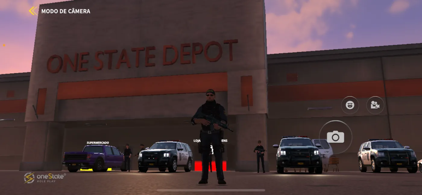 Operação policial em frente ao One State Depot
